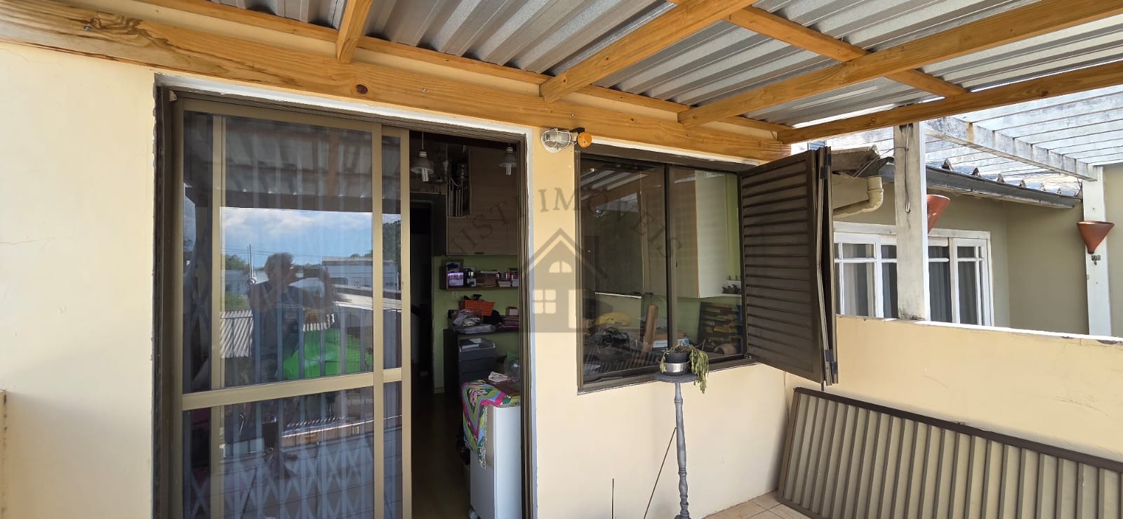 Casa 3 quartos para Venda no bairro JARDIM SABARÁ em Porto Alegre