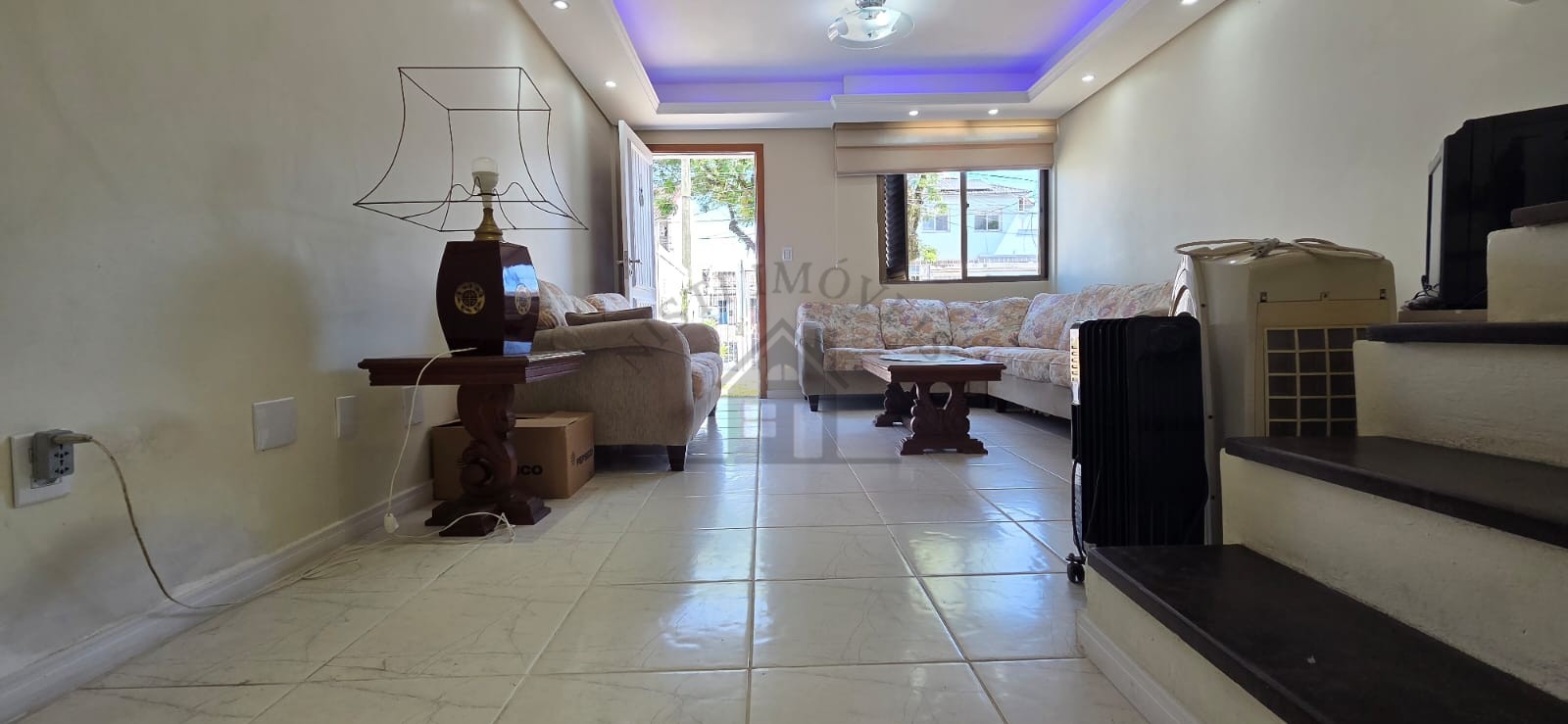 Casa 3 quartos para Venda no bairro JARDIM SABARÁ em Porto Alegre