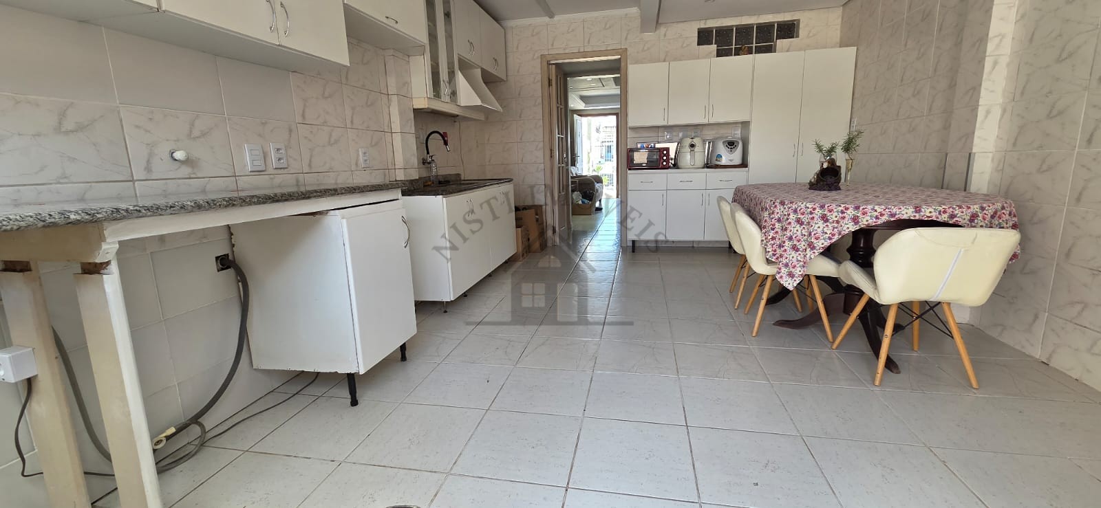 Casa 3 quartos para Venda no bairro JARDIM SABARÁ em Porto Alegre