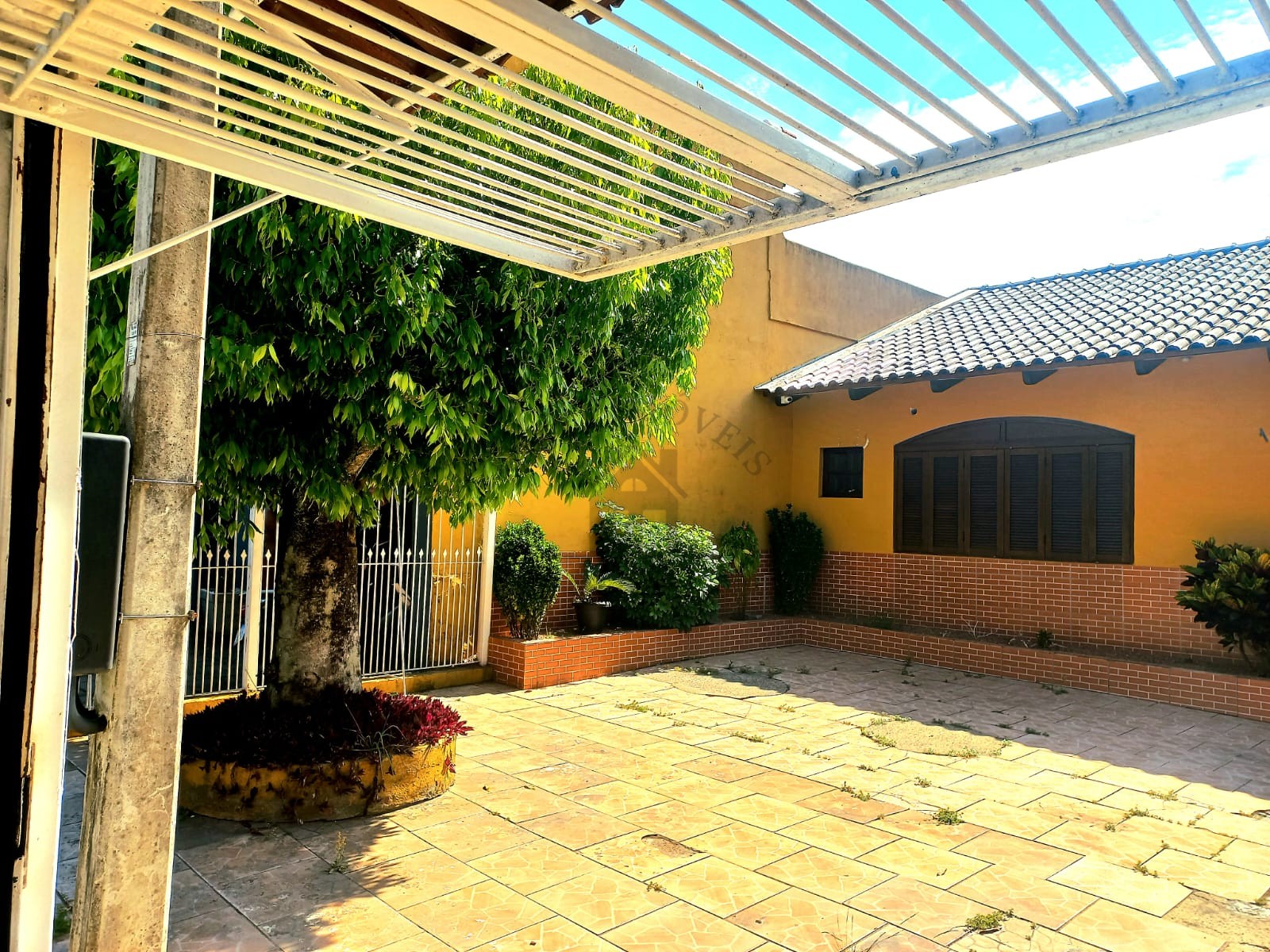 Casa 4 quartos para Venda no bairro Vila São José em Porto Alegre