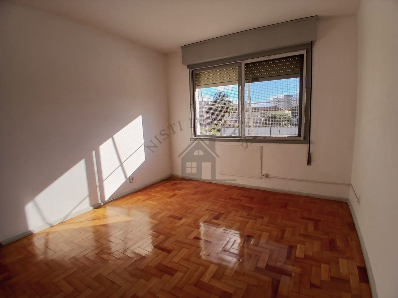 Apartamento 2 quartos para Venda no bairro Vila Ipiranga em Porto Alegre