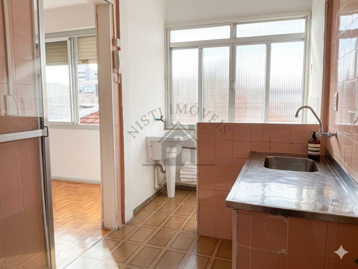 Apartamento 2 quartos para Venda no bairro Vila Ipiranga em Porto Alegre