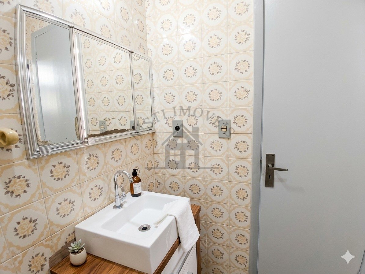 Apartamento 2 quartos para Venda no bairro Vila Ipiranga em Porto Alegre