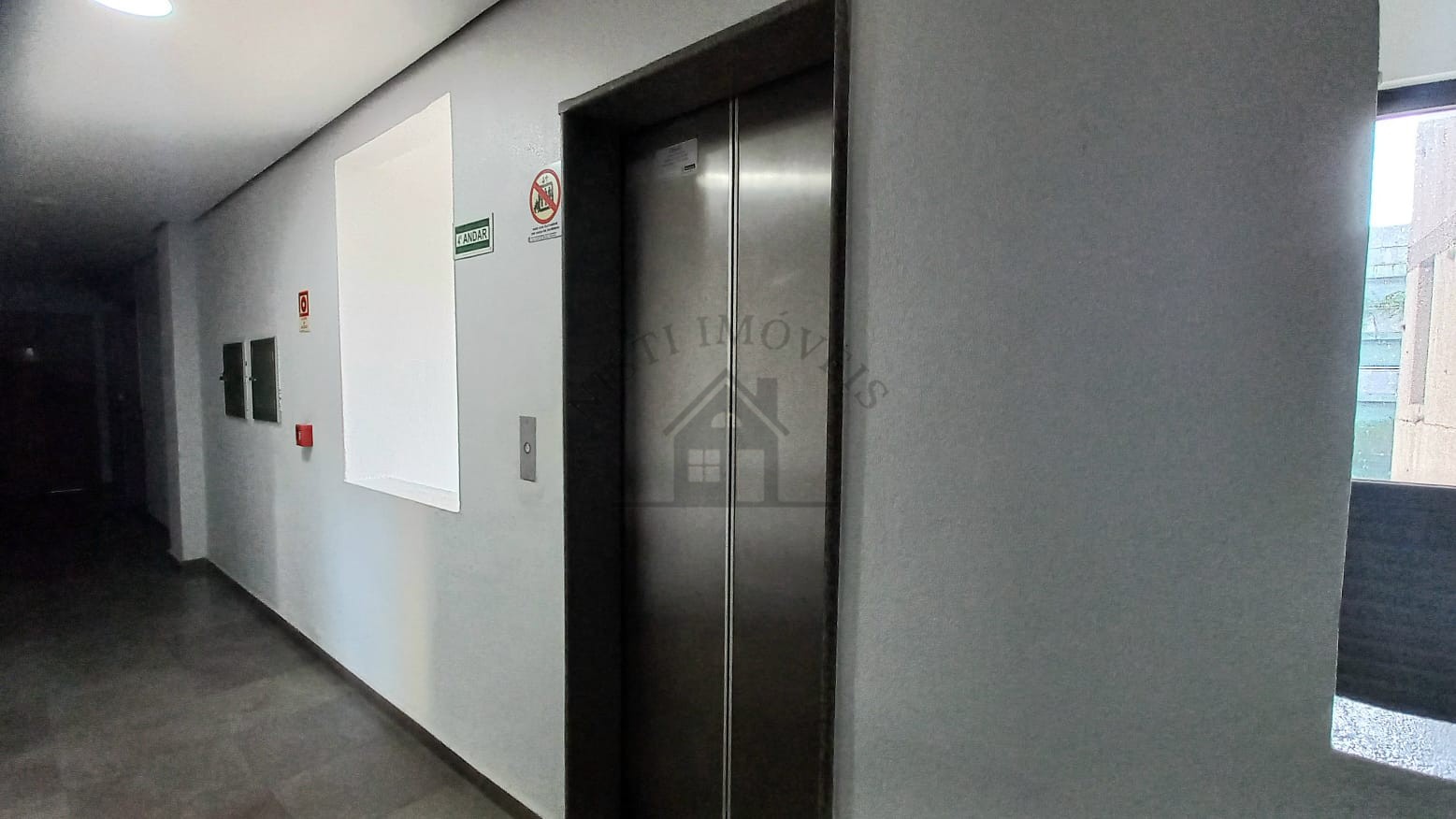 SALA COMERCIAL - BAIRRO NOBRE DE PORTO ALEGRE