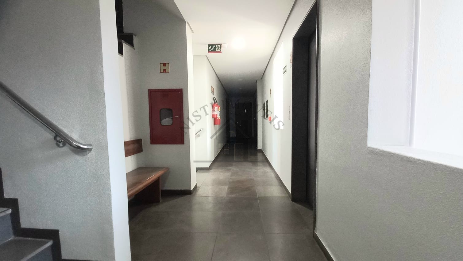 SALA COMERCIAL - BAIRRO NOBRE DE PORTO ALEGRE