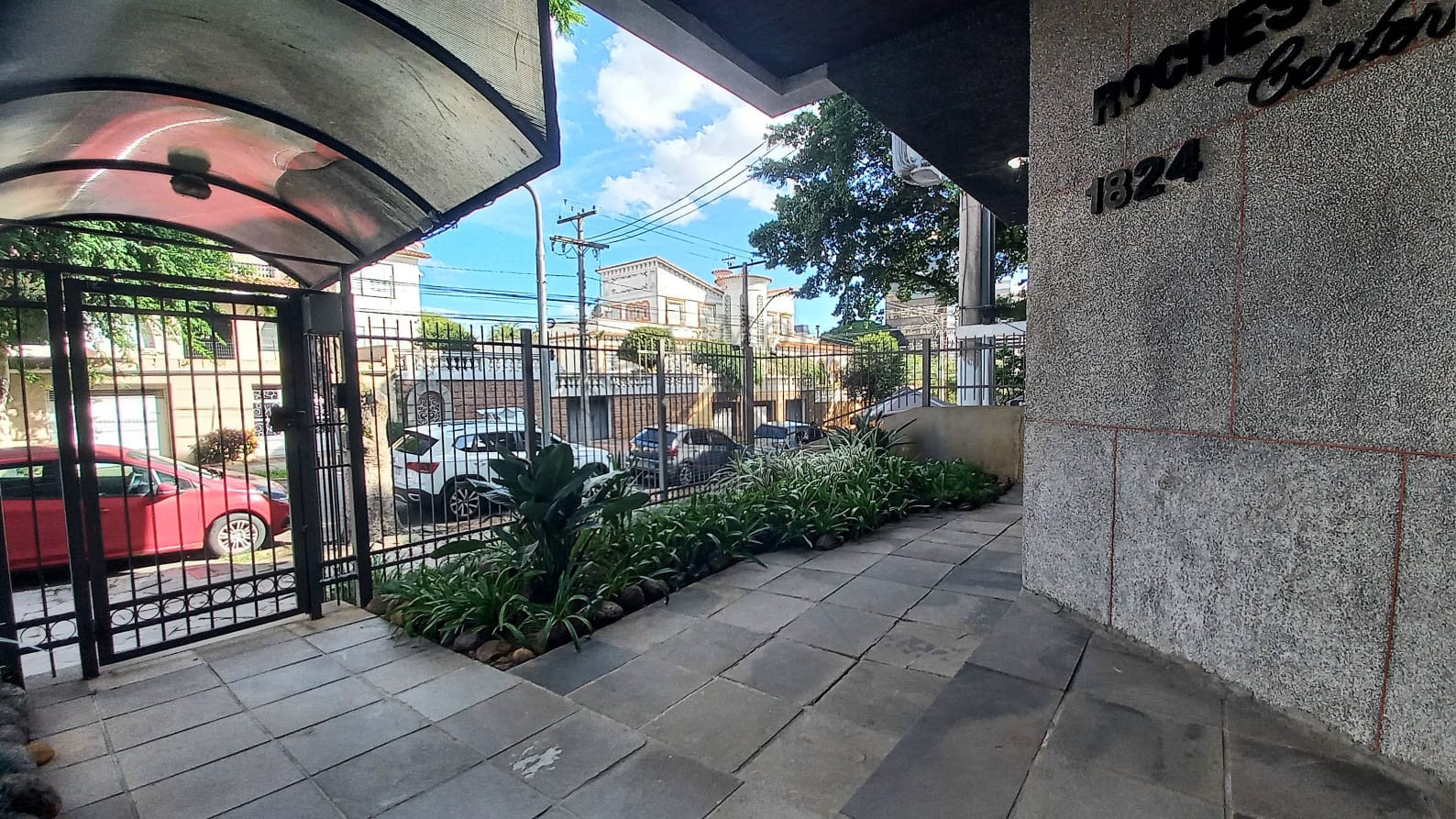 SALA COMERCIAL - BAIRRO NOBRE DE PORTO ALEGRE