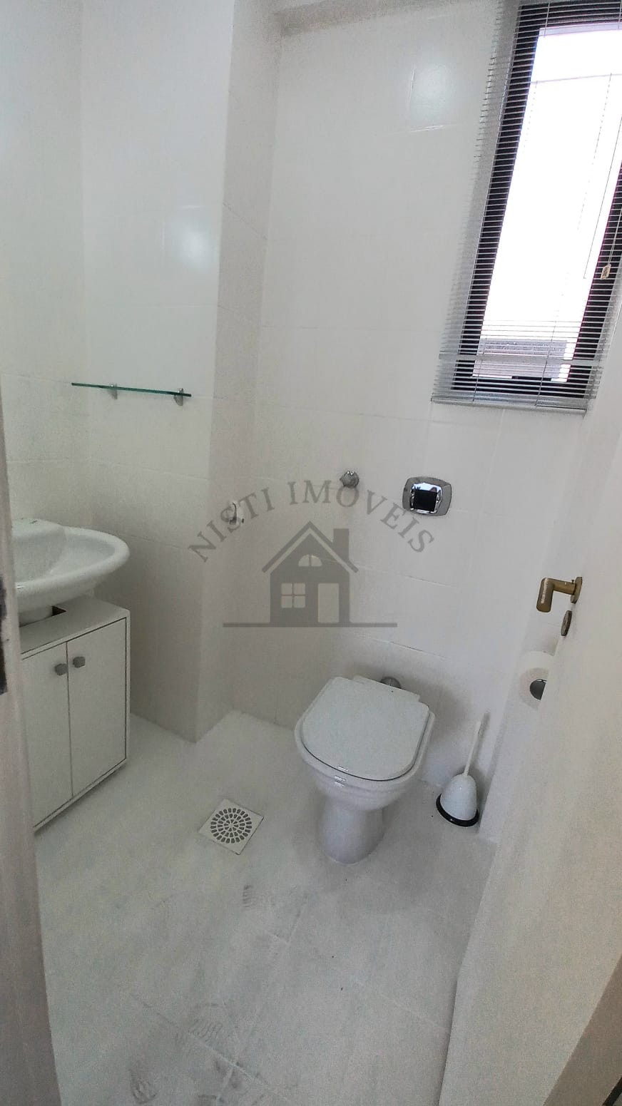 SALA COMERCIAL - BAIRRO NOBRE DE PORTO ALEGRE