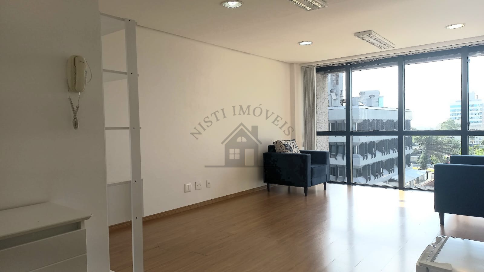 SALA COMERCIAL - BAIRRO NOBRE DE PORTO ALEGRE