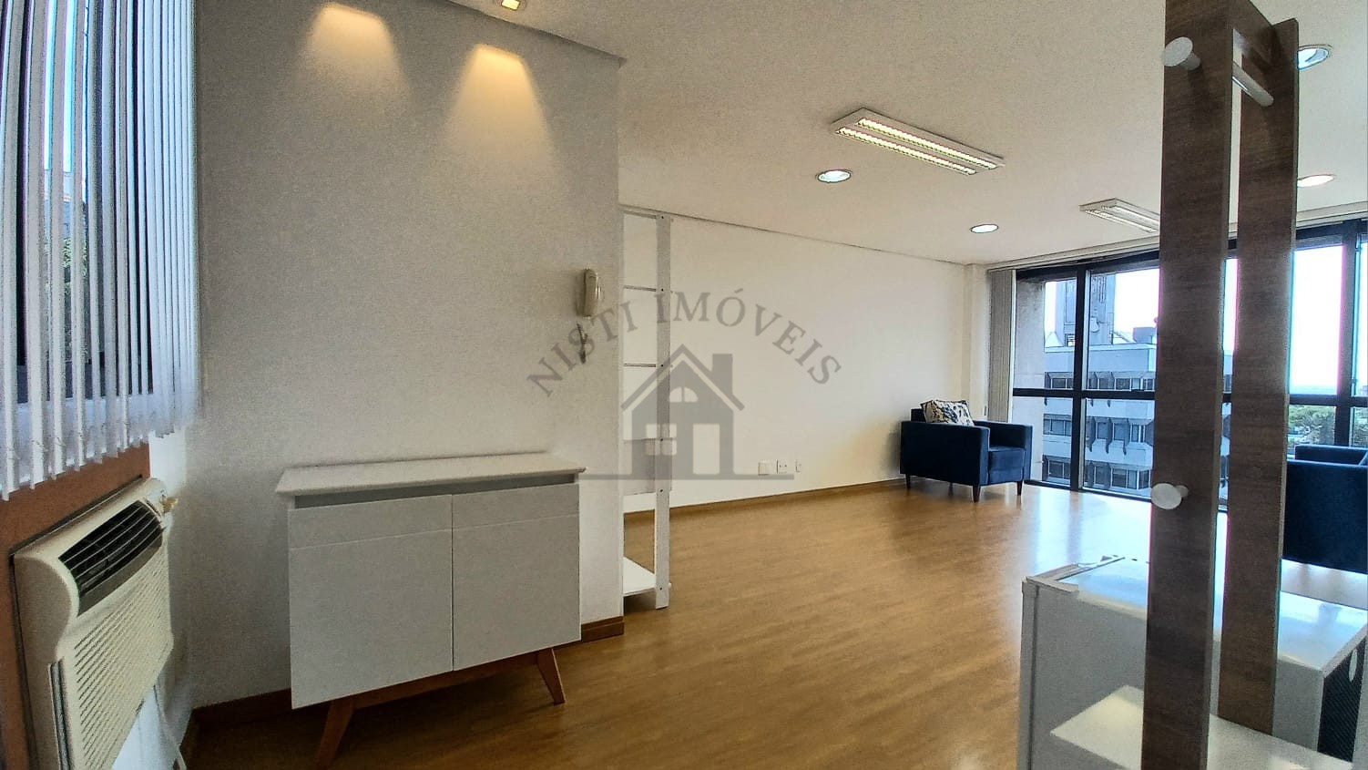 SALA COMERCIAL - BAIRRO NOBRE DE PORTO ALEGRE