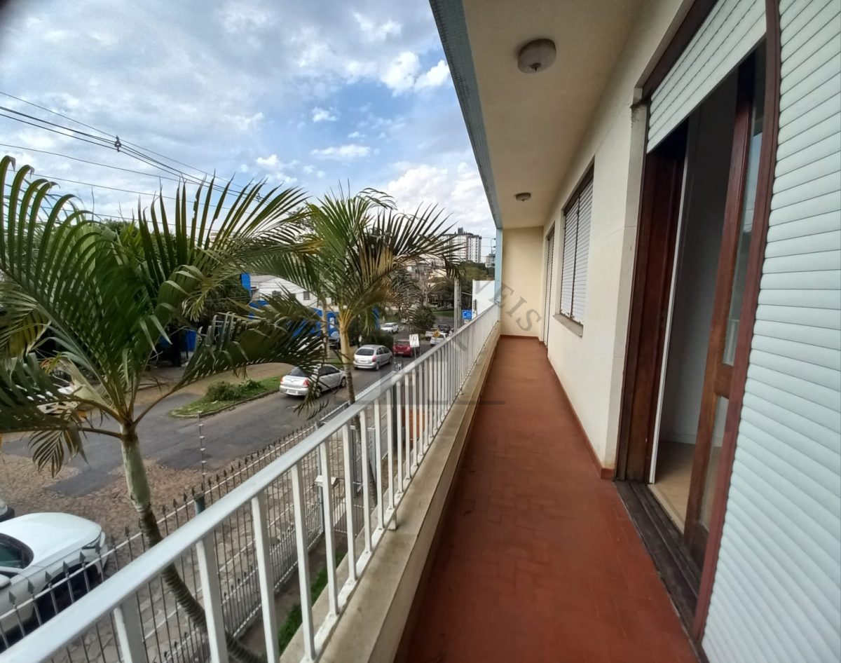 Casa 6 quartos para Venda no bairro Jardim São Pedro em Porto Alegre