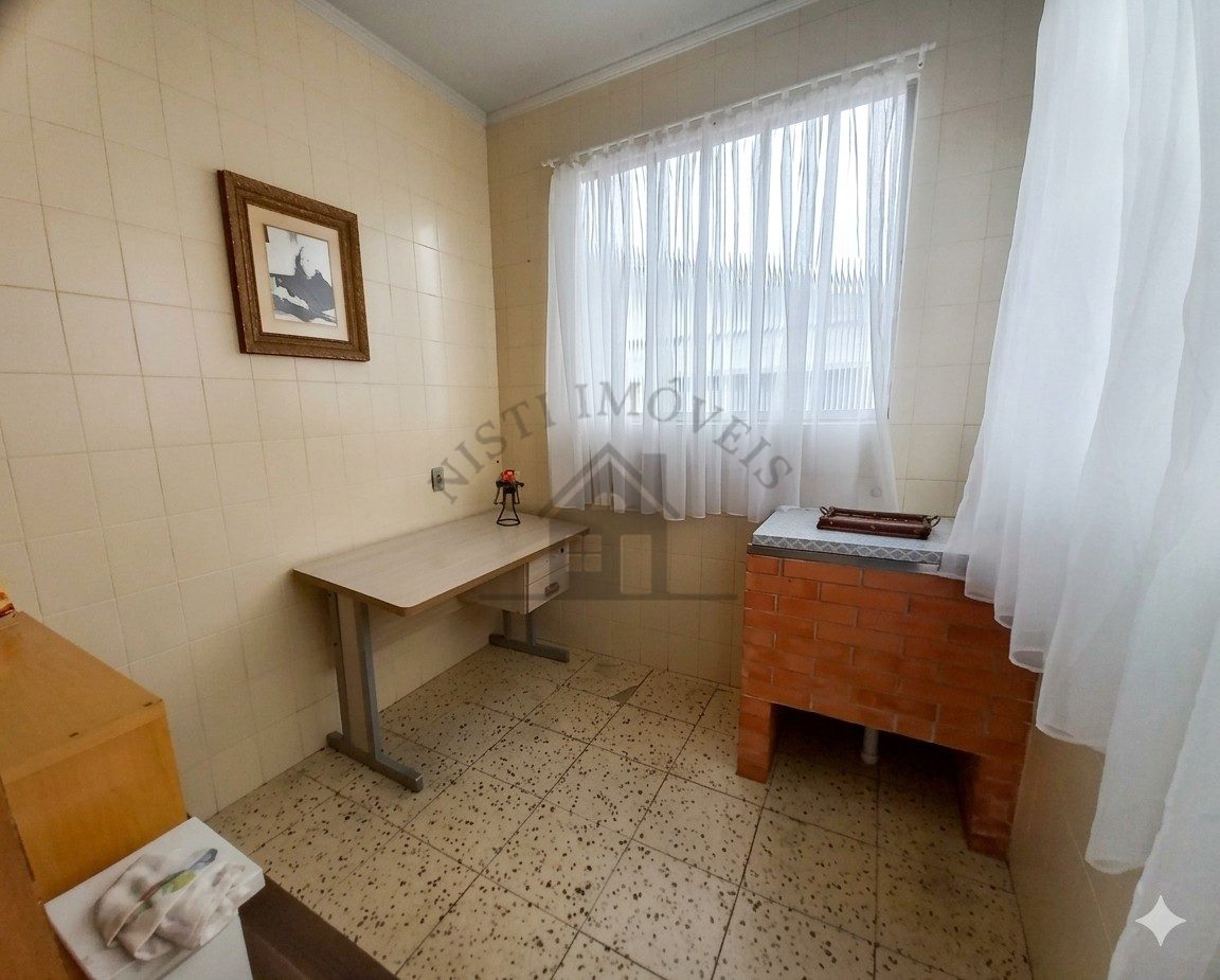 Casa 6 quartos para Venda no bairro Jardim São Pedro em Porto Alegre
