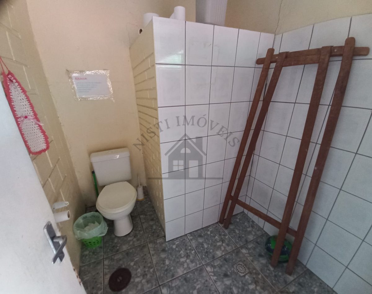 Casa 6 quartos para Venda no bairro Jardim São Pedro em Porto Alegre