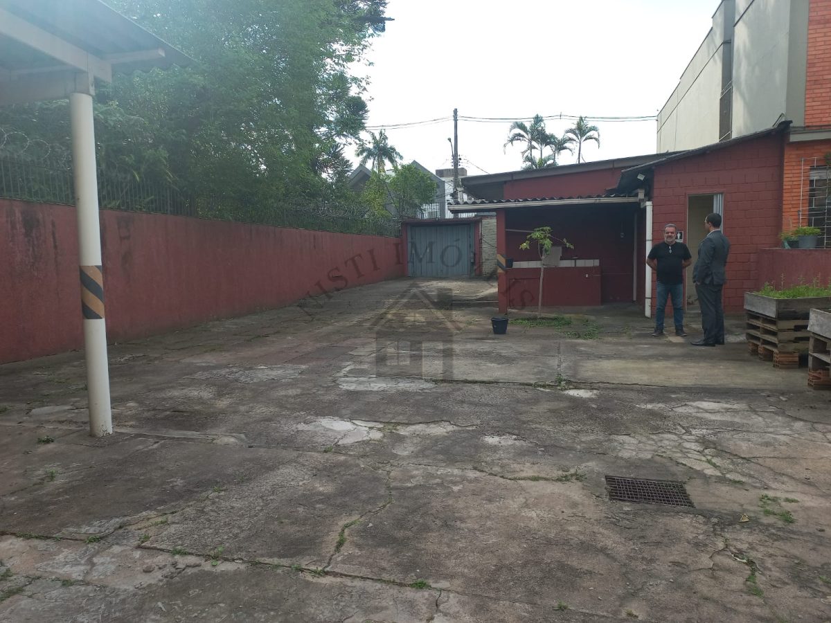 Casa 6 quartos para Venda no bairro Jardim São Pedro em Porto Alegre
