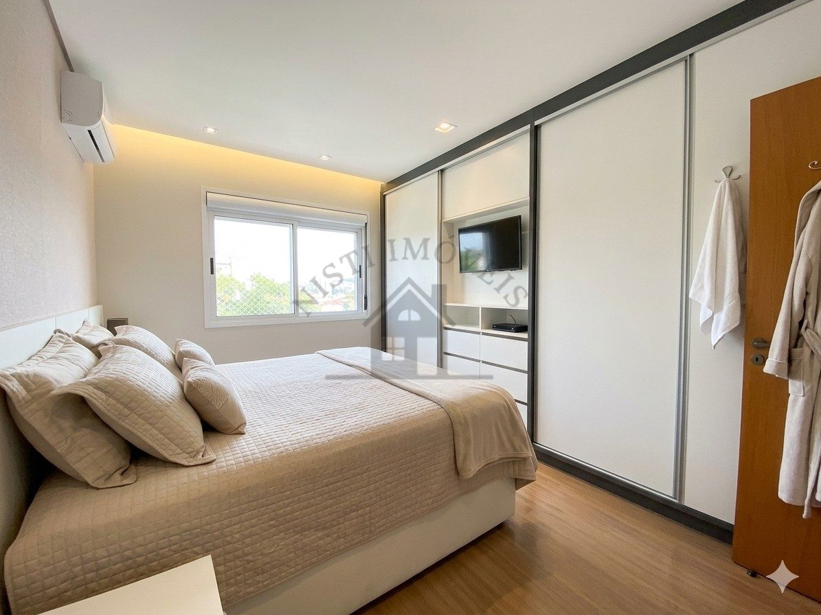 Casa 4 quartos para Venda no bairro Jardim Itu em Porto Alegre