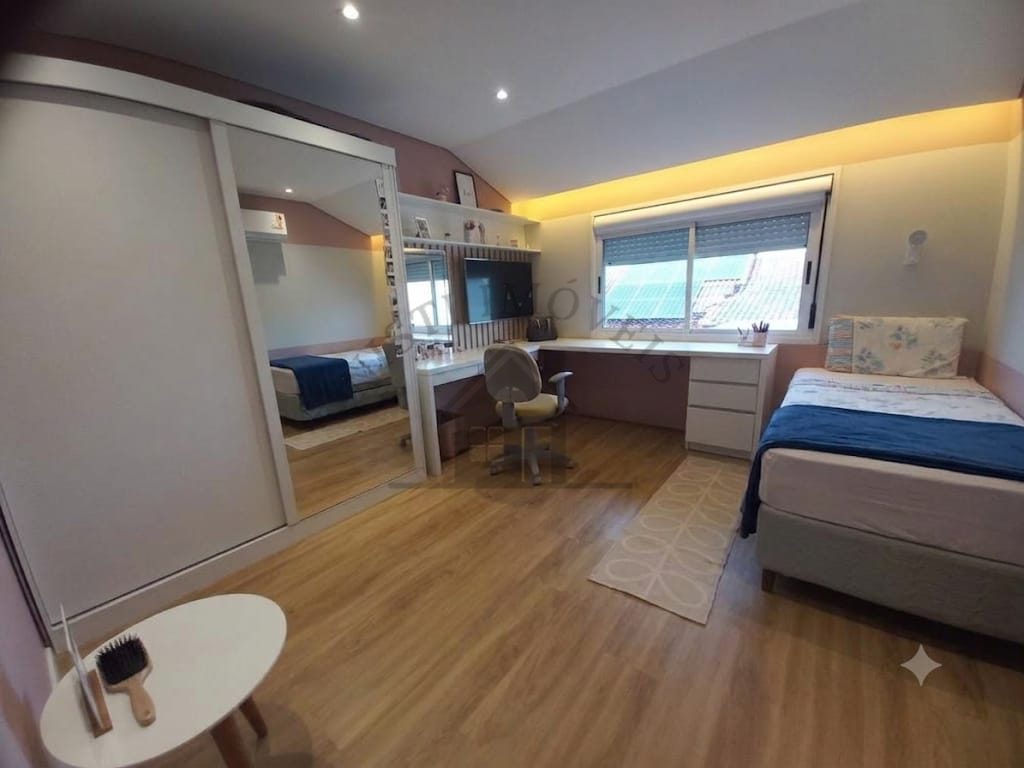 Casa 4 quartos para Venda no bairro Jardim Itu em Porto Alegre