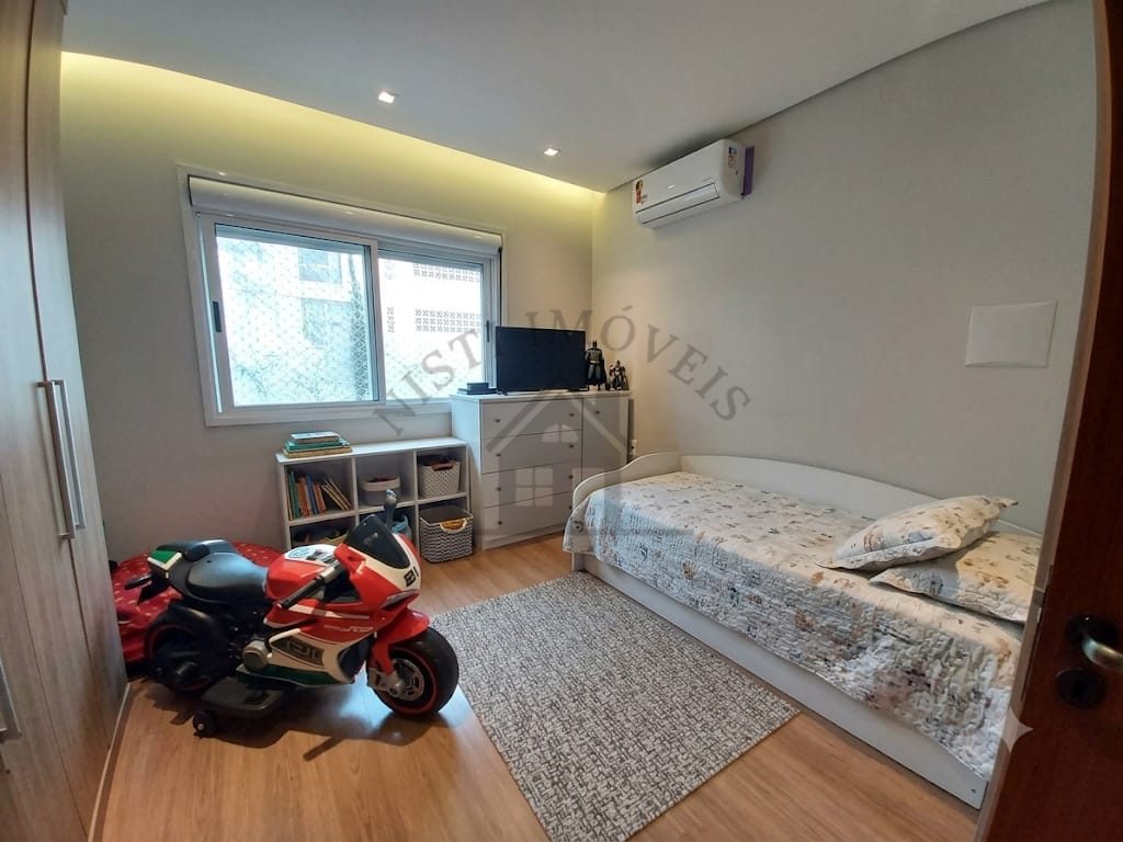 Casa 4 quartos para Venda no bairro Jardim Itu em Porto Alegre