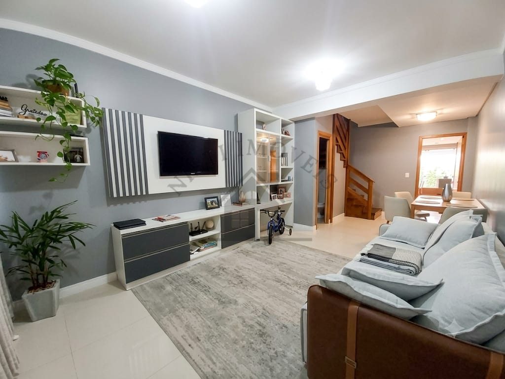Casa 4 quartos para Venda no bairro Jardim Itu em Porto Alegre