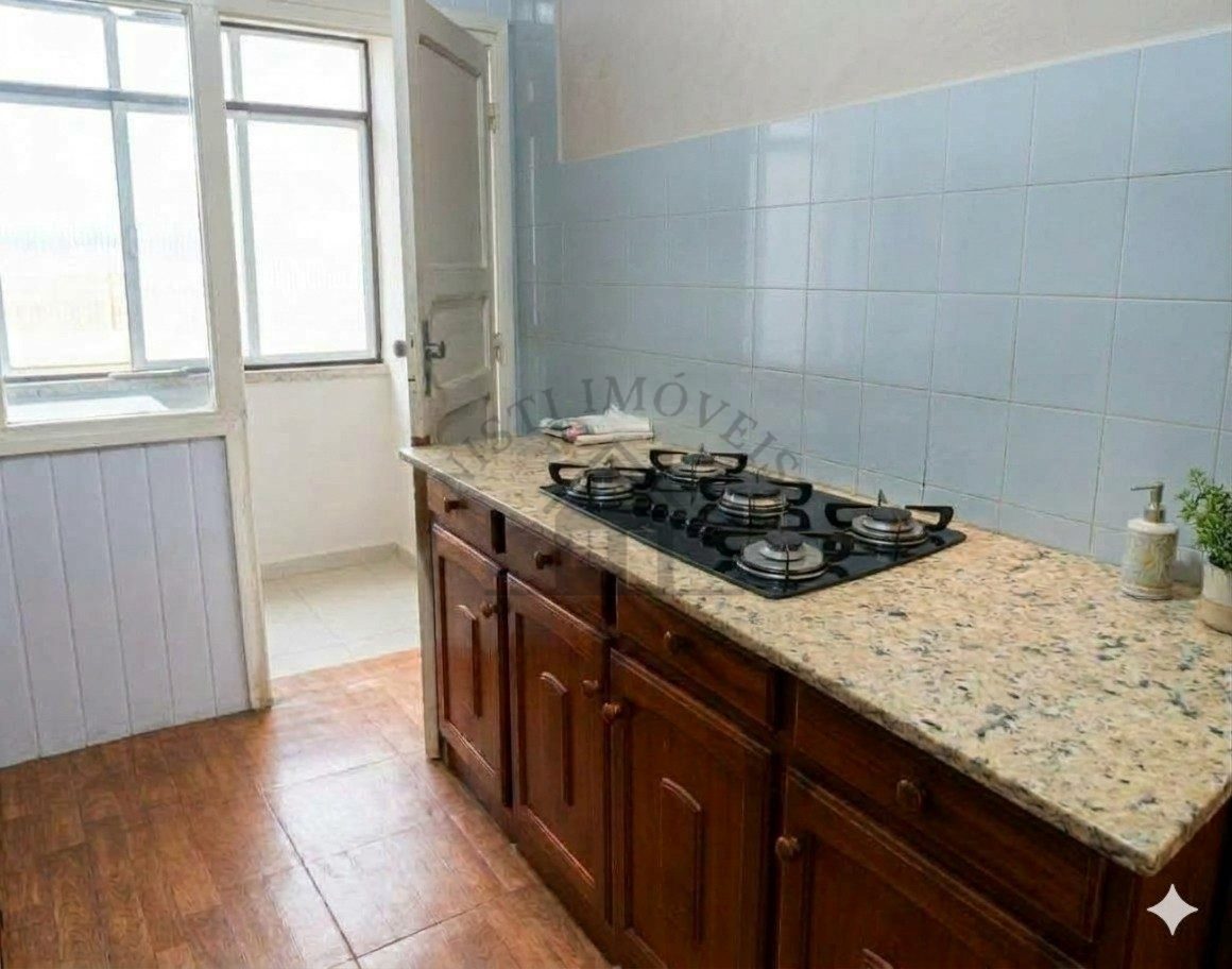 Apartamento 2 quartos para Venda no bairro Vila Ipiranga em Porto Alegre