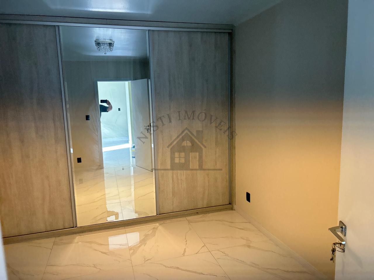 CASA 3 DORMITÓRIOS - GARAGEM 4 CARROS - JARDIM LINDÓIA - PORTO ALEGRE/RS