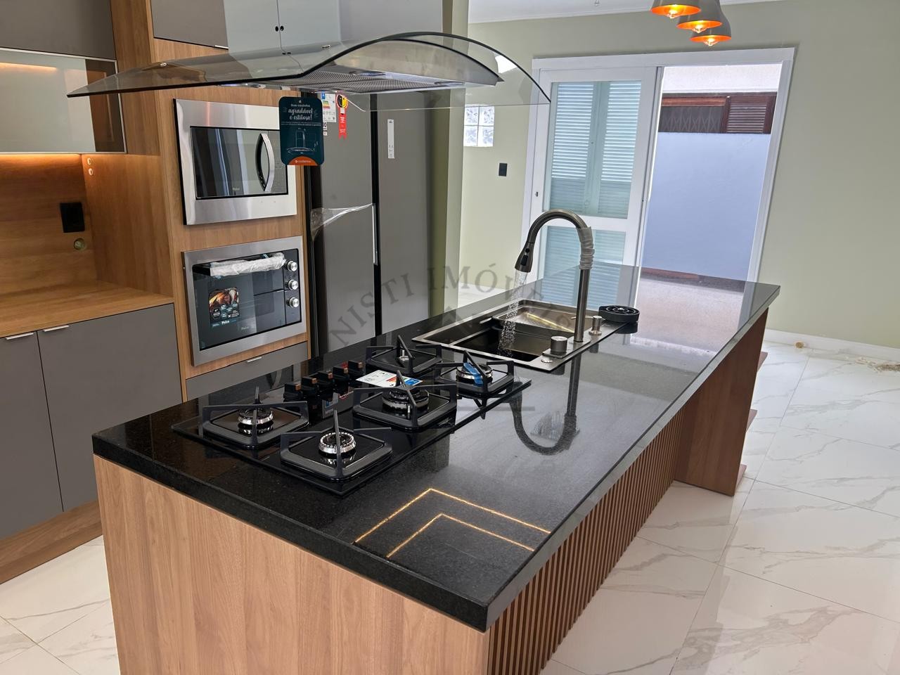 CASA 3 DORMITÓRIOS - GARAGEM 4 CARROS - JARDIM LINDÓIA - PORTO ALEGRE/RS