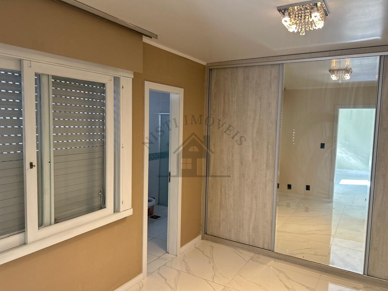 CASA 3 DORMITÓRIOS - GARAGEM 4 CARROS - JARDIM LINDÓIA - PORTO ALEGRE/RS