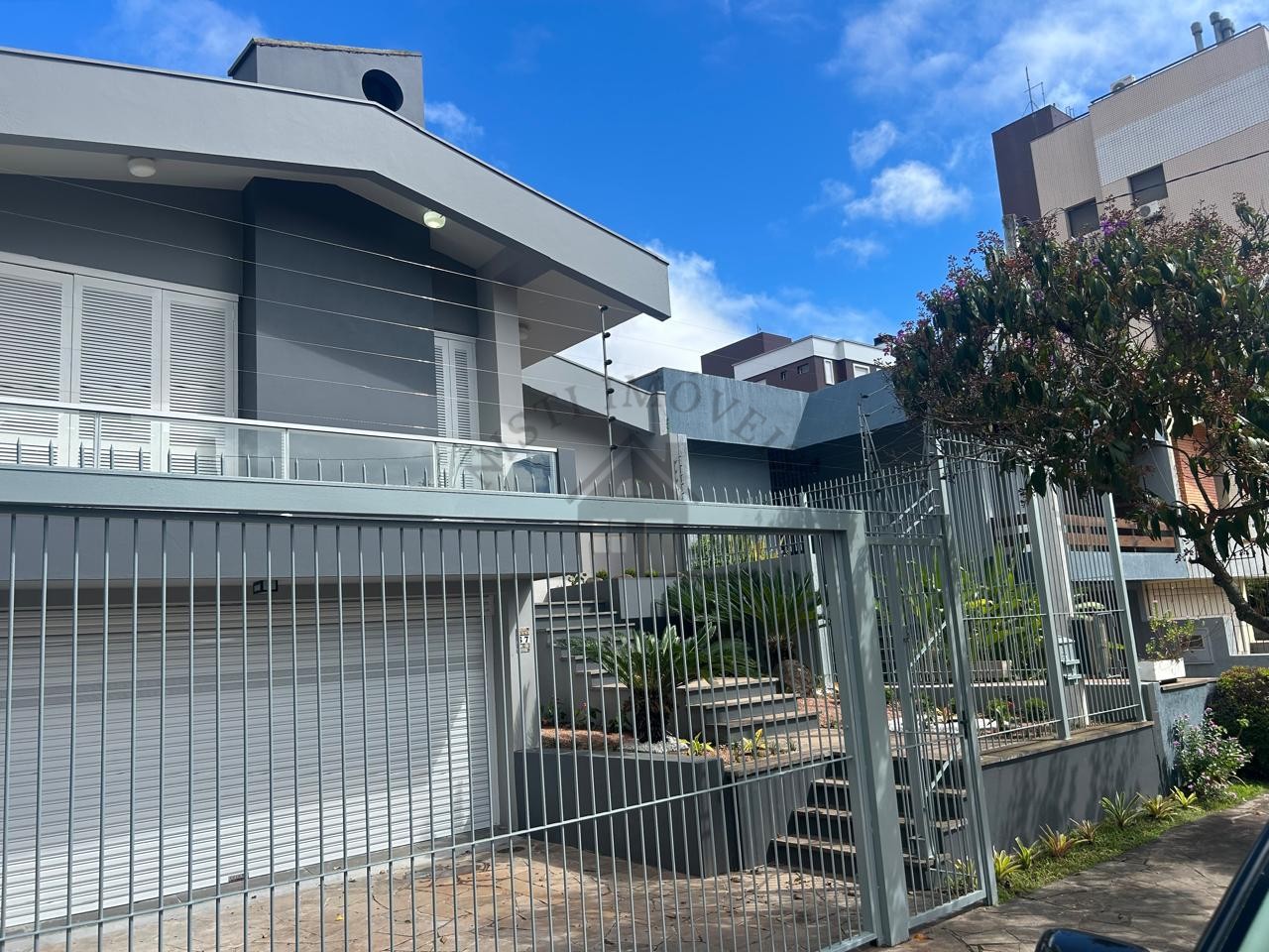 CASA 3 DORMITÓRIOS - GARAGEM 4 CARROS - JARDIM LINDÓIA - PORTO ALEGRE/RS