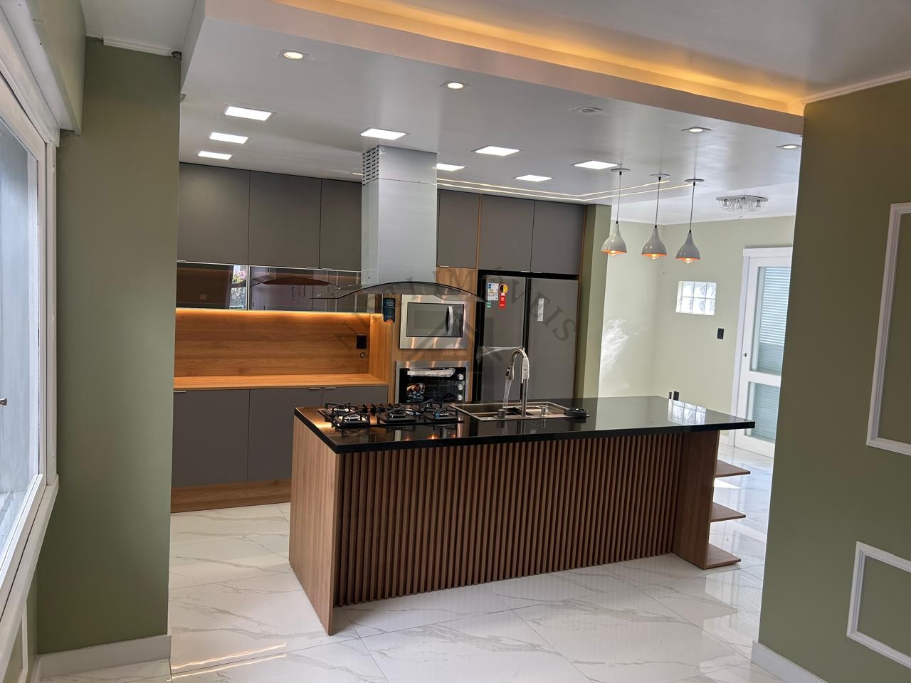 CASA 3 DORMITÓRIOS - GARAGEM 4 CARROS - JARDIM LINDÓIA - PORTO ALEGRE/RS