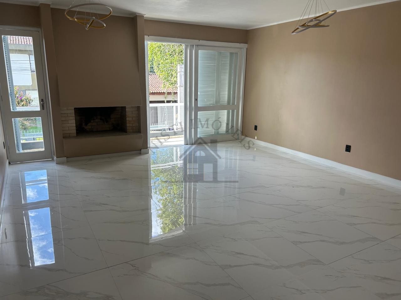 CASA 3 DORMITÓRIOS - GARAGEM 4 CARROS - JARDIM LINDÓIA - PORTO ALEGRE/RS