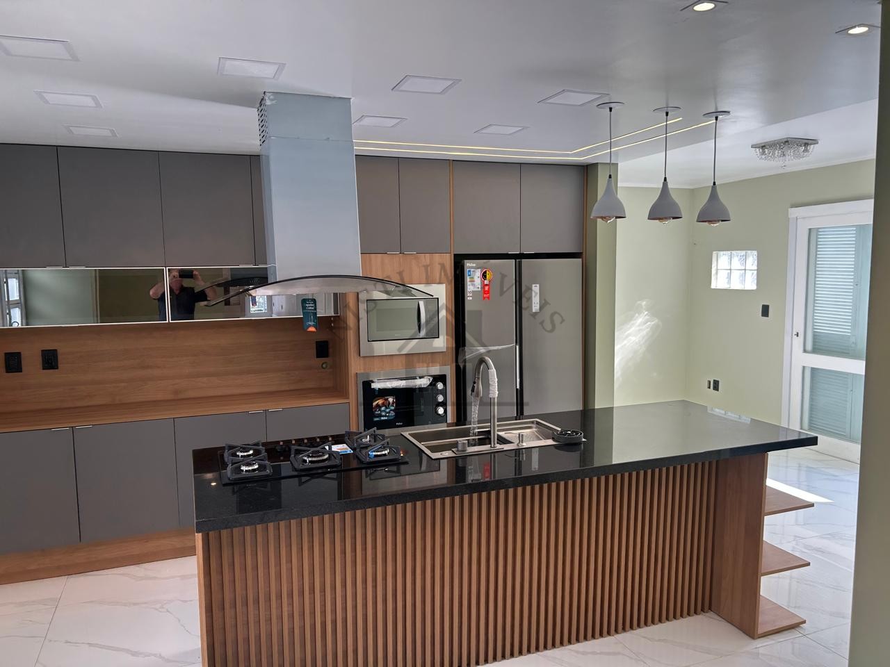 CASA 3 DORMITÓRIOS - GARAGEM 4 CARROS - JARDIM LINDÓIA - PORTO ALEGRE/RS