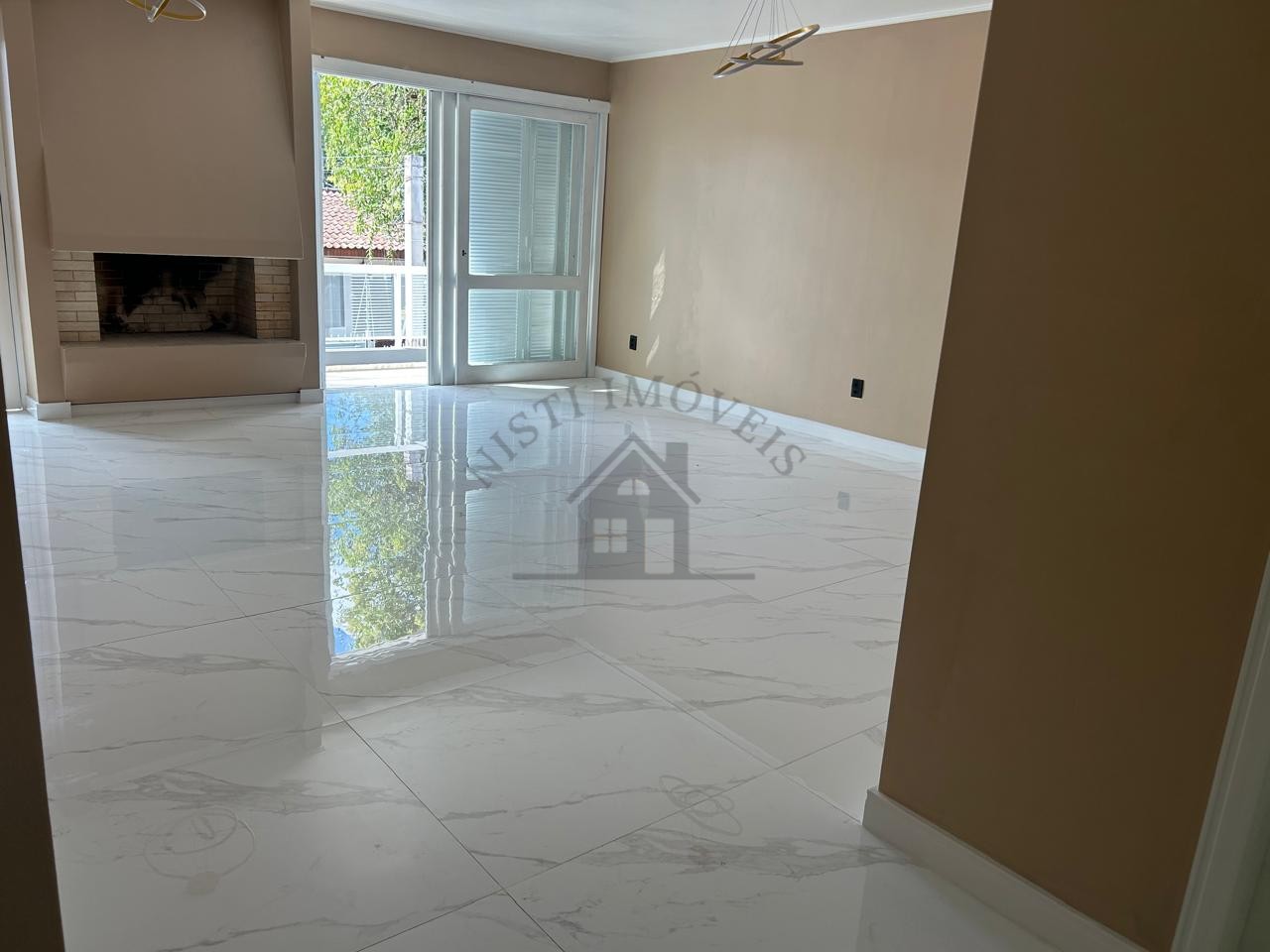 CASA 3 DORMITÓRIOS - GARAGEM 4 CARROS - JARDIM LINDÓIA - PORTO ALEGRE/RS