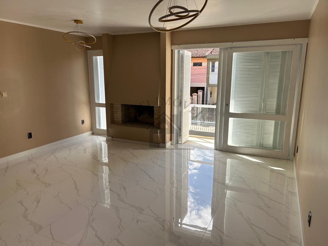 CASA 3 DORMITÓRIOS - GARAGEM 4 CARROS - JARDIM LINDÓIA - PORTO ALEGRE/RS