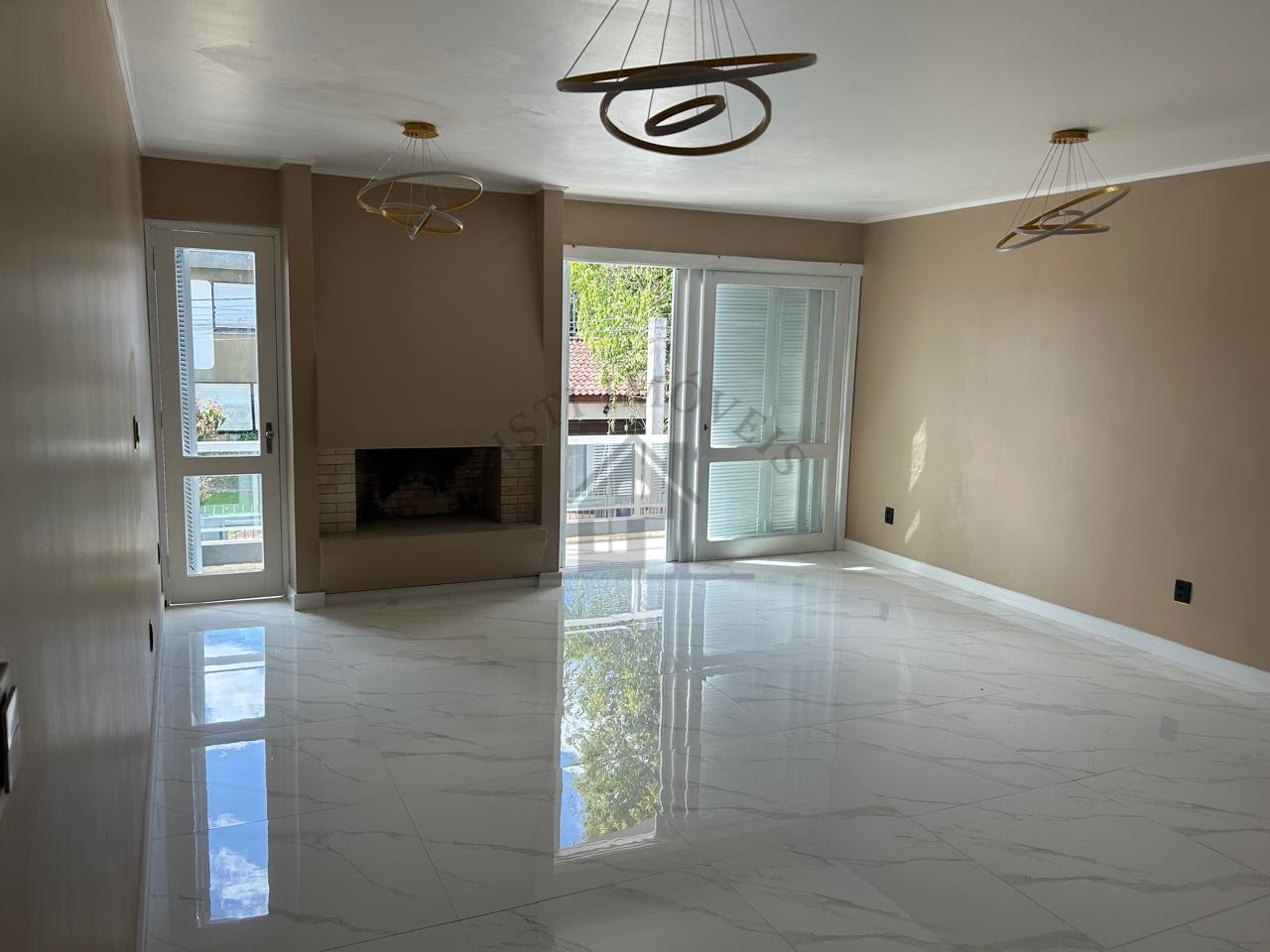 CASA 3 DORMITÓRIOS - GARAGEM 4 CARROS - JARDIM LINDÓIA - PORTO ALEGRE/RS